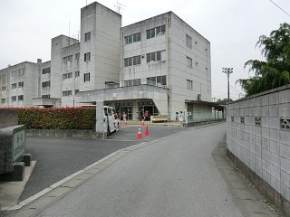 加須市立大桑小学校　約435ｍ（徒歩６分）